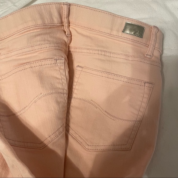 Lee Capri - Picture 3 of 3